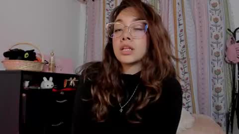 Snapshot of azumi_saan chatting on 7, 7, 2026 azumi saan online show from 7, 7, 2026