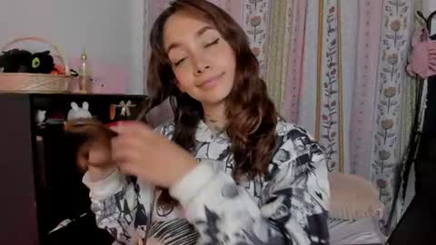 Snapshot of azumi_saan chatting on 10, 7, 2026 azumi saan online show from 10, 7, 2026