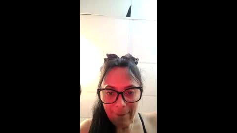 azura lion online show from 16, 4, 2026