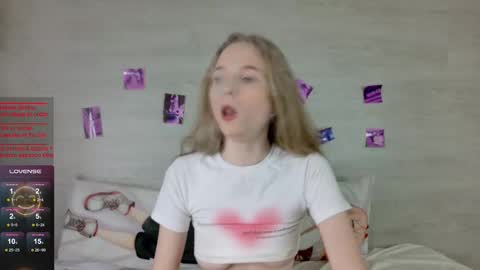 b4by_emilia online show from 17, 9, 2025