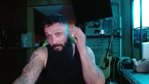 Snapshot of b713htx chatting on 10, 4, 2026 Miguel online show from 10, 4, 2026
