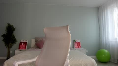 Monica online show from 9, 9, 2025