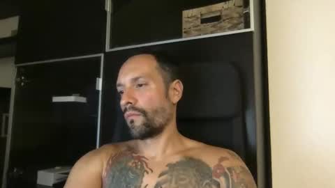 Snapshot of babakeror chatting on 8, 10, 2025 BKR online show from 8, 10, 2025