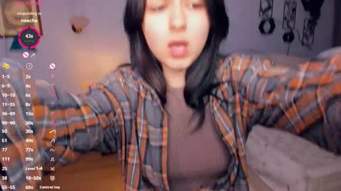 Snapshot of babe_on_fire chatting on 9, 10, 2025 Alice online show from 9, 10, 2025