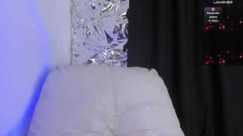 Snapshot of babeblair chatting on 25, 10, 2025 Queen B online show from 25, 10, 2025