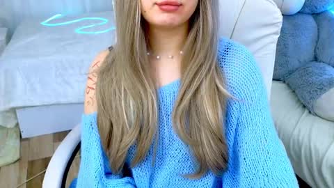 Debora online show from 9, 3, 2025