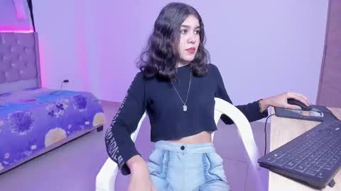 Snapshot of baby_glow01 chatting on 12, 11, 2025 baby_glow01 online show from 12, 11, 2025