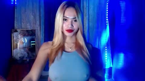 Snapshot of baby_love143 chatting on 23, 11, 2025 sky online show from 23, 11, 2025