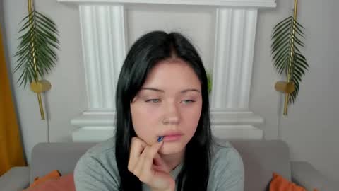 baby_sunsh1ne_ online show from 8, 6, 2026