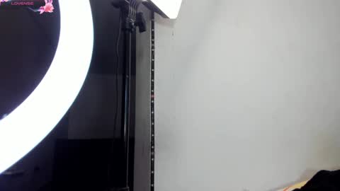     online show from 7, 2, 2025