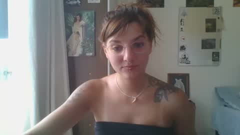 babydemon6 online show from 15, 2, 2025