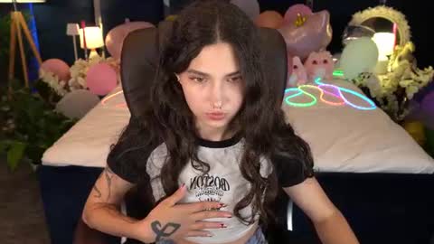 Snapshot of babyflowerr chatting on 13, 7, 2026 Sasha online show from 13, 7, 2026