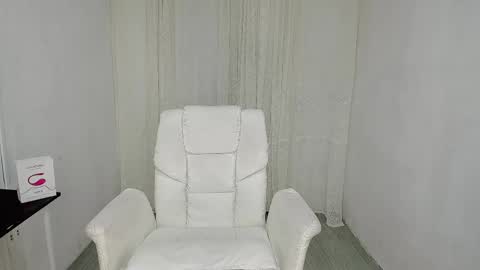 Snapshot of babyts_erin chatting on 19, 5, 2026 erin online show from 19, 5, 2026