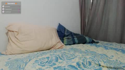 Snapshot of bad_alexxx chatting on 10, 10, 2025 Alejandro Bravo online show from 10, 10, 2025