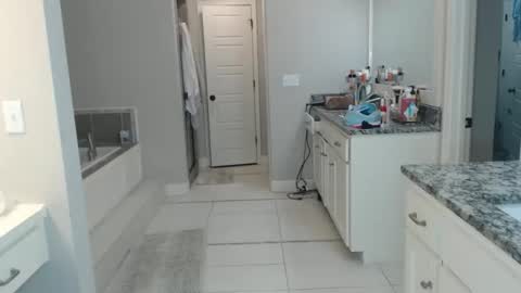 Snapshot of badboyson65 chatting on 4, 4, 2026 HotWifeFun32 online show from 4, 4, 2026