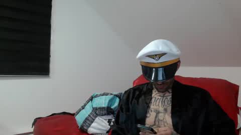 BadCouple  online show from 25, 1, 2025