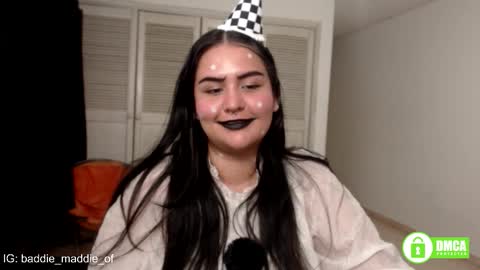 Snapshot of baddie_maddie_ chatting on 1, 11, 2025 want custom text me through my snap 3 online show from 1, 11, 2025