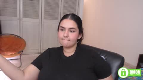 Snapshot of baddie_maddie_ chatting on 13, 1, 2026 want custom text me through my snap 3 online show from 13, 1, 2026