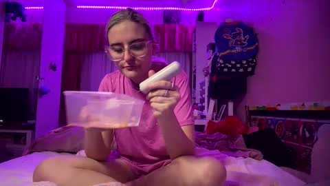 Snapshot of baddieprettypussy chatting on 27, 5, 2026 baddieprettypussy online show from 27, 5, 2026