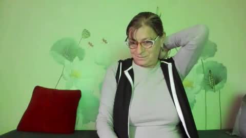 Snapshot of badgg chatting on 4, 10, 2025 Gina online show from 4, 10, 2025