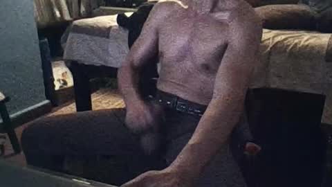 Snapshot of badhombremx chatting on 14, 10, 2025 Mexican livin Off the Wall online show from 14, 10, 2025