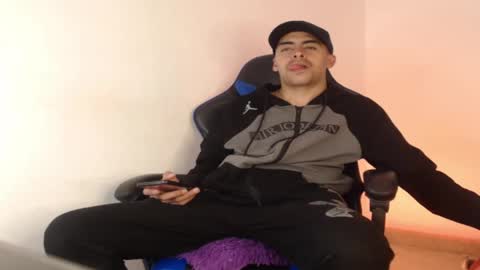 Snapshot of badjuanhot chatting on 7, 12, 2024 Juan Help us reach 100 likes online show from 7, 12, 2024