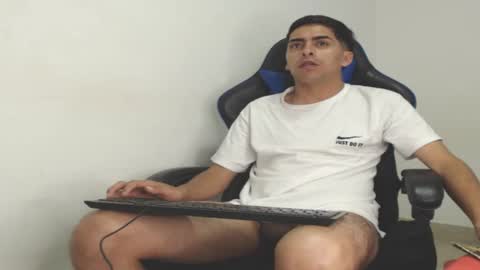 Snapshot of badjuanhot chatting on 7, 1, 2025 Juan Help us reach 100 likes online show from 7, 1, 2025