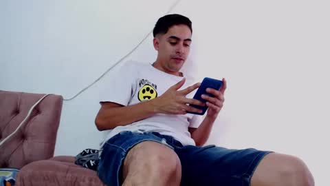 Snapshot of badjuanhot chatting on 14, 1, 2025 Juan Help us reach 100 likes online show from 14, 1, 2025