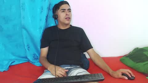 Snapshot of badjuanhot chatting on 18, 1, 2025 Juan Help us reach 100 likes online show from 18, 1, 2025