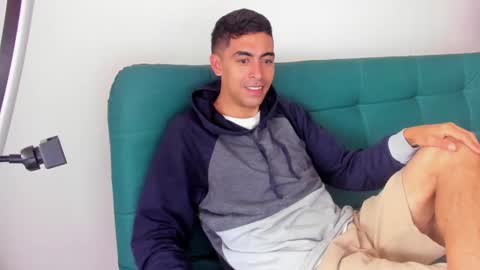 Snapshot of badjuanhot chatting on 30, 9, 2025 Juan Help us reach 100 likes online show from 30, 9, 2025