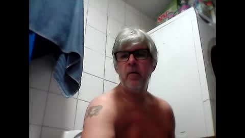 baggelina75 online show from 5, 3, 2025