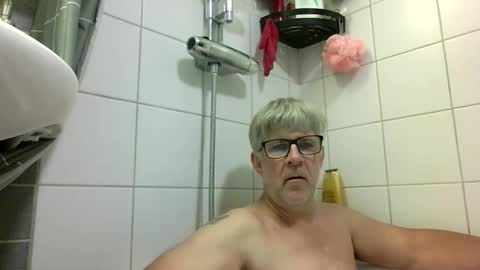 Snapshot of baggelina75 chatting on 7, 6, 2026 baggelina75 online show from 7, 6, 2026