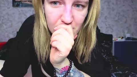 holly online show from 25, 11, 2025