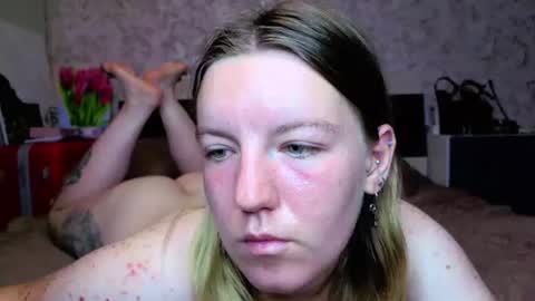 Snapshot of baiambel_mi chatting on 15, 7, 2026 holly online show from 15, 7, 2026