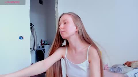 Snapshot of bam_bi chatting on 28, 4, 2026 Kira online show from 28, 4, 2026