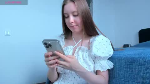Snapshot of bam_bi chatting on 20, 5, 2026 Kira online show from 20, 5, 2026