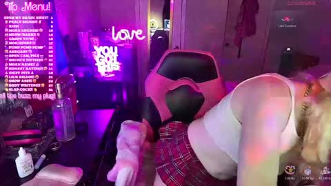 Snapshot of bambibimbosparkles chatting on 19, 5, 2026 Bambi Sparkles TS online show from 19, 5, 2026