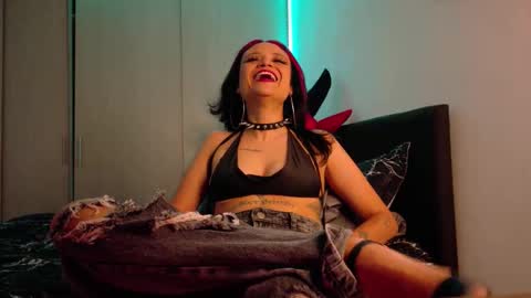 Snapshot of bambiiqueen chatting on 27, 11, 2025 Bambi online show from 27, 11, 2025