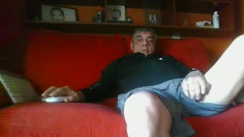 Snapshot of bambino6060 chatting on 19, 6, 2026 bambino6060 online show from 19, 6, 2026