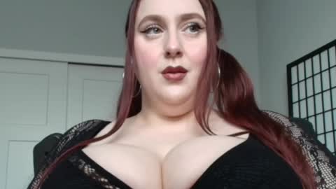 Snapshot of bambixxlynn chatting on 7, 6, 2026 bambixxlynn online show from 7, 6, 2026