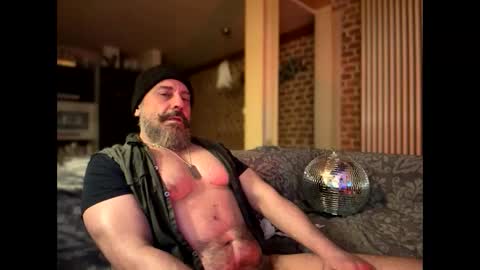 Snapshot of barba71 chatting on 8, 2, 2025 Military man 69 online show from 8, 2, 2025