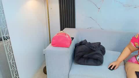 BARBARA FERRER online show from 23, 12, 2025