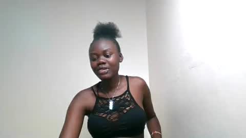 Snapshot of barbie_queen2 chatting on 19, 6, 2026 queen online show from 19, 6, 2026