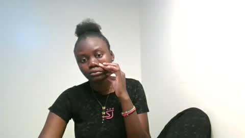 Snapshot of barbie_queen2 chatting on 19, 6, 2026 queen online show from 19, 6, 2026
