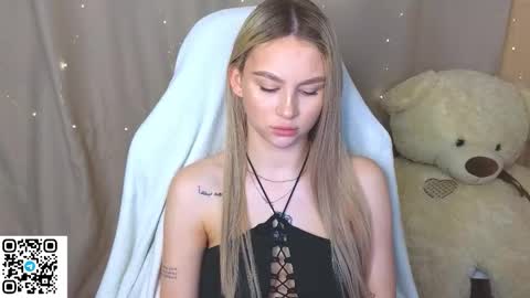 Snapshot of barbieee_doll chatting on 4, 10, 2025 Eva online show from 4, 10, 2025