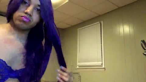 Snapshot of barbiegutzfan3 chatting on 21, 9, 2025 Tsbaby301 online show from 21, 9, 2025