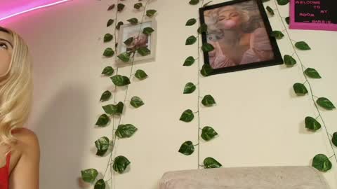 Snapshot of barbiie_98 chatting on 2, 5, 2026 barbiie_98 online show from 2, 5, 2026