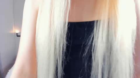 Snapshot of barbimia chatting on 9, 4, 2026 Mia online show from 9, 4, 2026