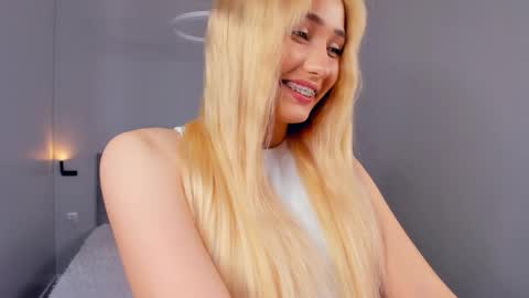 Snapshot of barbimia chatting on 10, 5, 2026 Mia online show from 10, 5, 2026