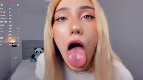Snapshot of barbimia chatting on 19, 5, 2026 Mia online show from 19, 5, 2026